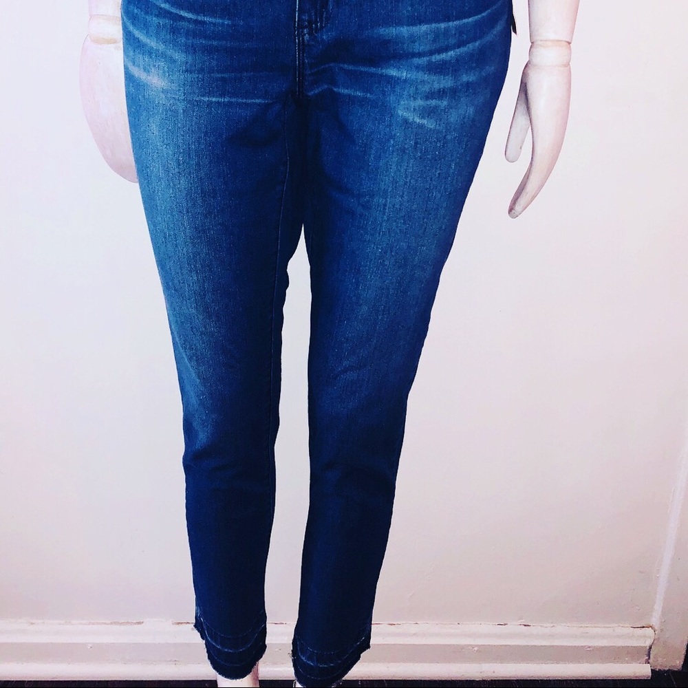 Michael Kors mid-rise skinny jeans
SZ 8